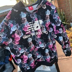 Size XL Japan release only new balance hoops floral hoodie. Extremely rare piece